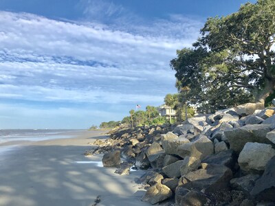 Elegant St. Simons Island Honeymoon Beach Cottage Near Pier Village