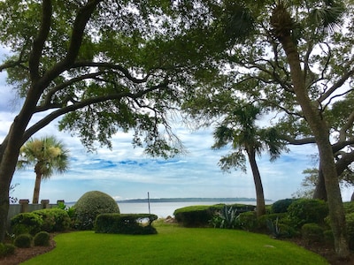 Elegant St. Simons Island Honeymoon Beach Cottage Near Pier Village