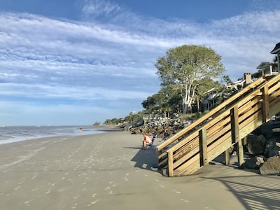 Elegant St. Simons Island Honeymoon Beach Cottage Near Pier Village