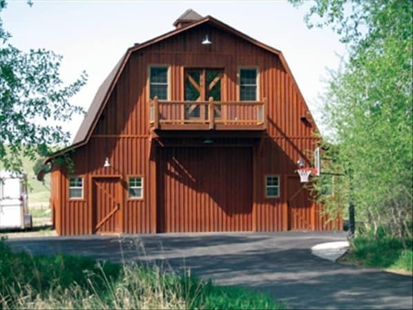 The Barn features classic architecture with a custom apartment completed in 2006