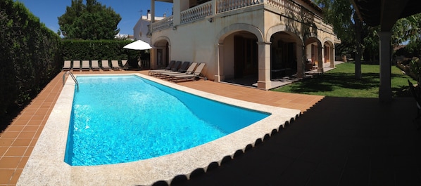 Swimming Pool, Garden and BBQ area