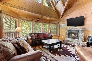 Relax in Comfort! 70" Smart TV, Fireplace!