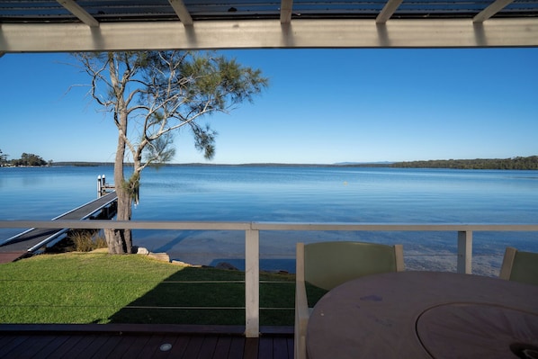 Tranquil & Relaxing by the waters edge