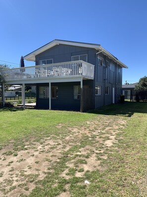 Patuwai Drive Entrance