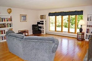 Living Room - Waterfront Views!