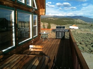 Sun deck with BBQ. Great for a quiet drink, breakfast, lunch and dinner. 