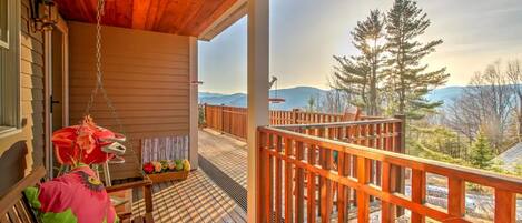 Attitash, Giant Stairs, Presidential Range, and Mount Washington views.