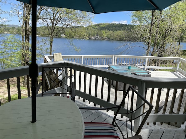 Two level deck with beautiful views of the Lake.
