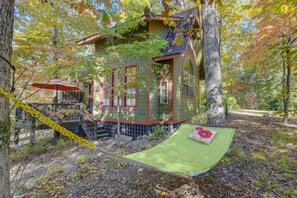 Exterior | Hammock