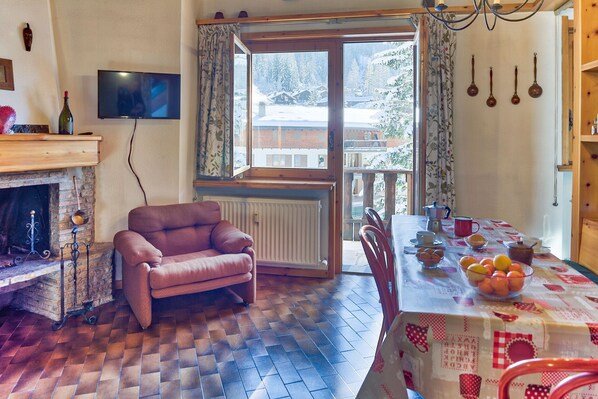 Dining Room, Living Room