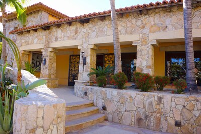 Hacienda Beach Club & Residences 1 Bedroom Condo Sleeps 4 Cabo San Lucas Rental