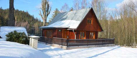 Außenseite Ferienhaus [Winter]