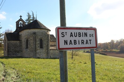 L'adorable petite Église de Saint-Aubin-de Nabirat.
