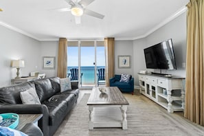 Living Area with Direct Beach and Gulf Views