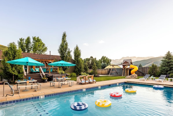 Welcome to an entertainer's backyard! With plenty of activities for all!