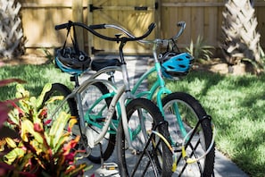 Complimentary bikes and helmets for you to use.(shared with Sandy Toes Cottage)
