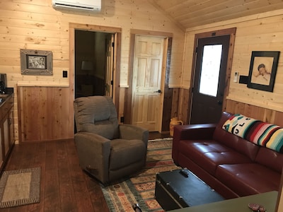 Valley View Cabin at Brazos House Retreat