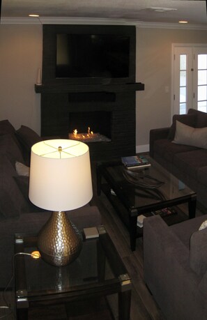 Cozy Den with 55' LCD.
