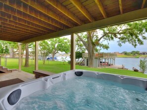 Over-sized hot tub with views of the lake - Additional fee applies - $200 per stay