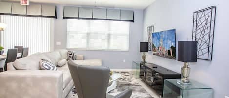Modern Living Room W 55 inc Smart TV 