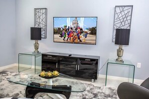 Modern Living Room W 55 inc Smart TV 