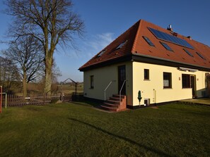 Entrance / Reception