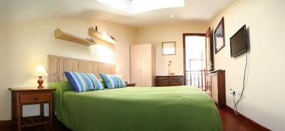 Horsefarm apartment: swimming pool, sea views, Wifi & airconditioning 