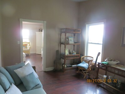 Quiet Country Cottage on Family Farm, 30 min from Paducah