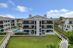 Top floor, right hand side unit