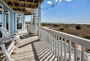 Miracle Point Kings Lynn Dr-small-004-8-Oceanfront Porch-666x458-72dpi