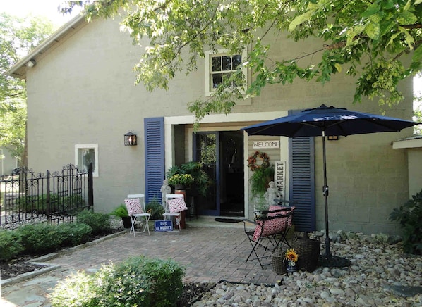 Entry to the Carriage House.