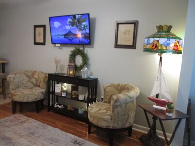 Romantic condo for 2 on Santa Rosa Island-waterfront view, pool, fishing pier!