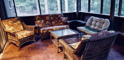 CANTERBURY CABIN * Relax in this Cozy Cabin off the beaten path!