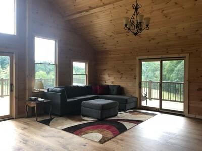Large Retreat for up to 150 people, sleeps 84