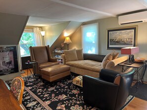 Very relaxing living space.
