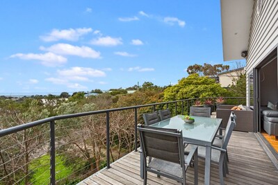 Maggie's Place - Ocean Views, conveniently located to Rye Front Beach