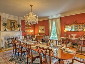 Dining Room | Dishware/Flatware