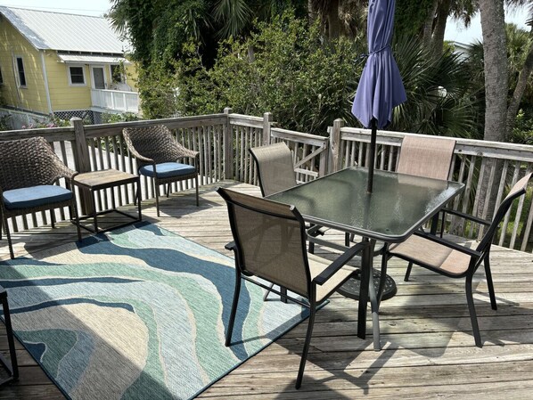 Deck In the Tree Tops
