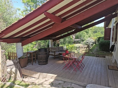 Charmante Wohnung, in einer authentischen Umgebung, private Terrasse.