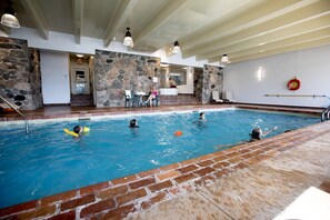Indoor/outdoor pool