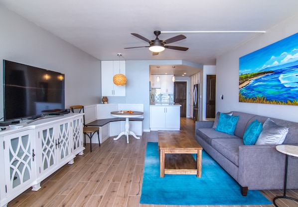 Open living area from the lanai