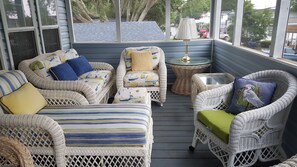 SCREEN PORCH