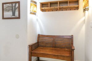 Entry way bench