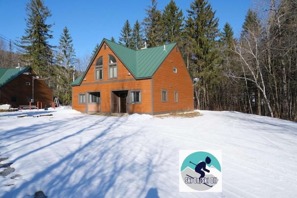 Pristine and private location, directly on Great Eastern Trail with snow-making!!
