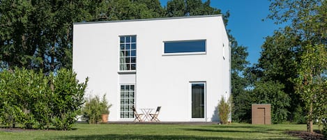 Unsere Ferienwohnung mit Terrasse im Süd-Osten. 