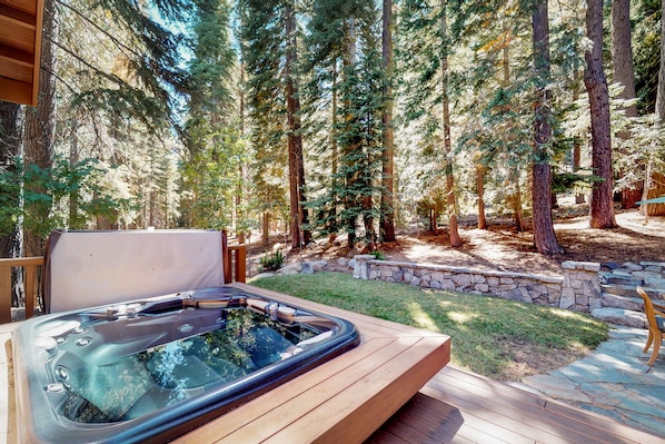 Outdoor spa tub