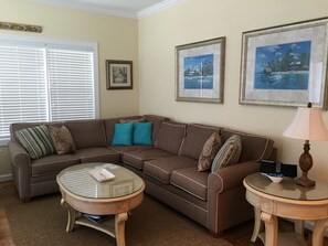 Living Area, flat tv, DVD, 