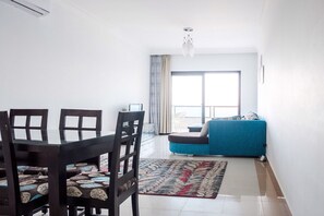 Spacious living room