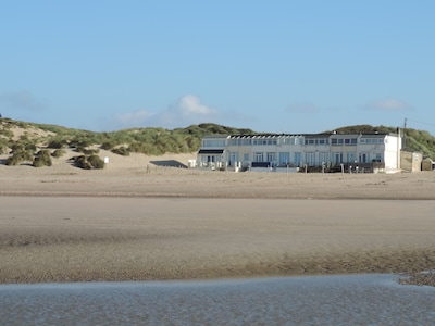 Beach Front Cottage with Direct Access to Stunning Sandy Beach, Dunes & Sea View