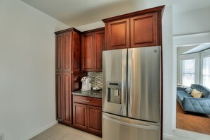 Coffee maker and Refrigerator